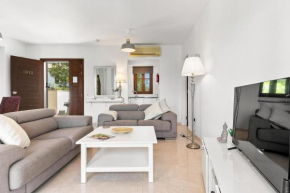 2 bedroom Apartment Chloe with communal pool, Aphrodite Hills Resort